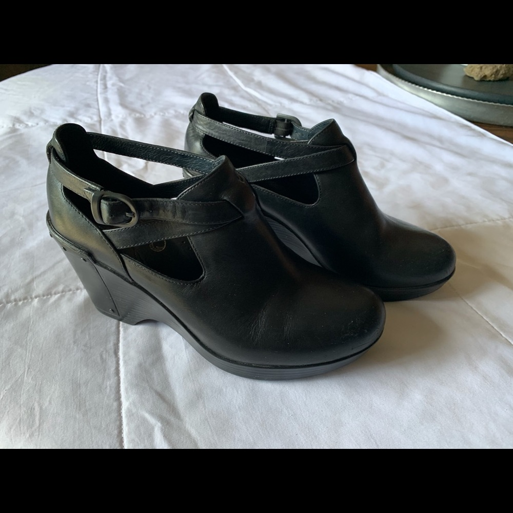 Dansko Franka Black Wedge Bootie Size 7